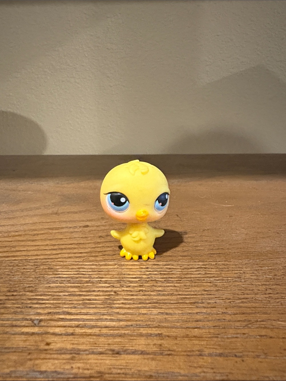 Littlest Pet Shop Yellow Chick with Blue Eyes